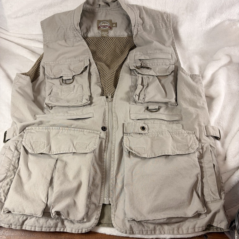 Vintage Cabelas Safari Series Vest Mens Med Khaki Multi Pocket Utility Fishing